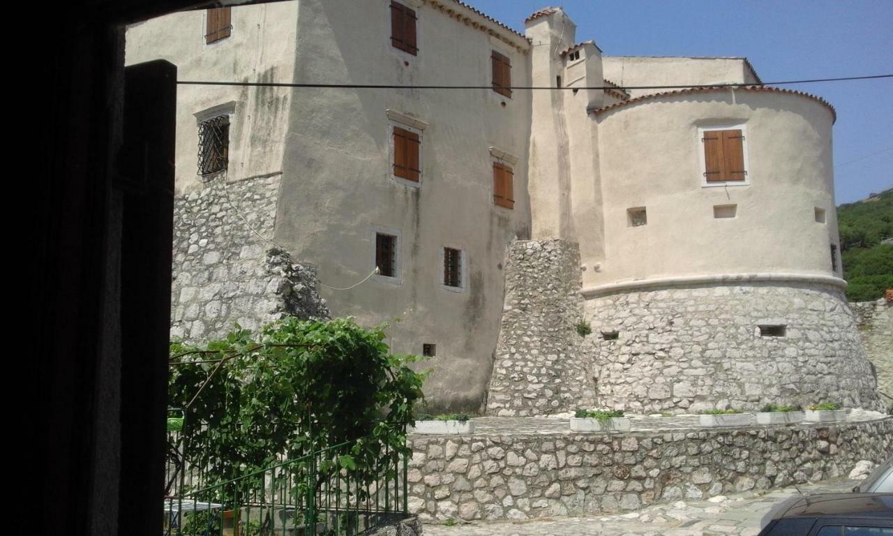 Old Castle Bakar Exterior foto